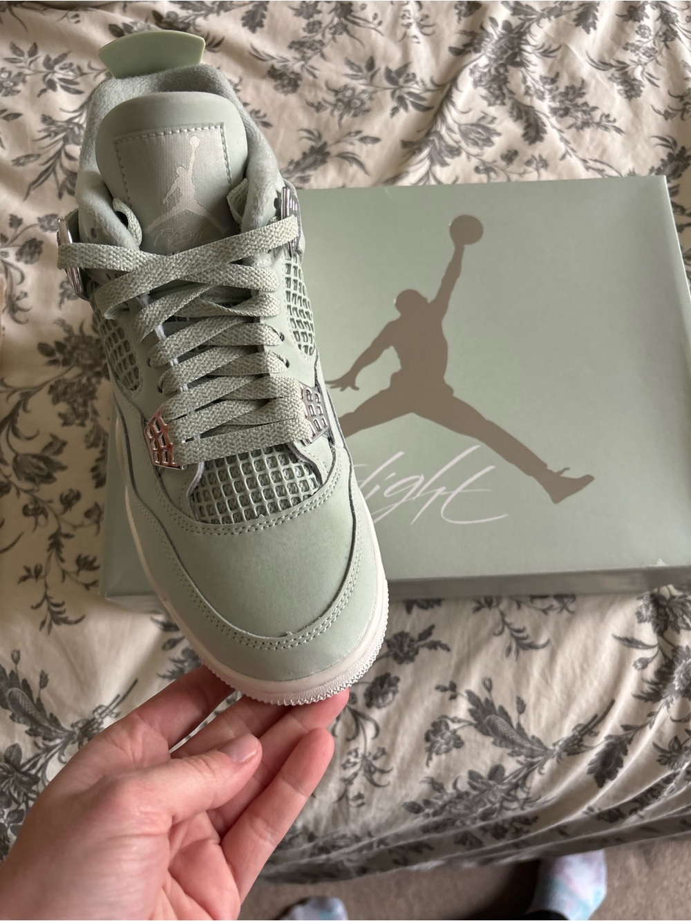 Nike Air Jordan 4 Retro “Seafoam” Women’s Sneakers Size 8 / 6.5Y HV0823-003 NIB